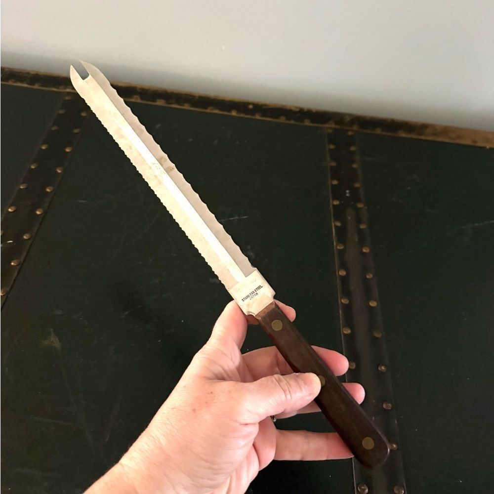 PICAM Amazing Knife Serrated Stainless Steel Wood Handle 9"